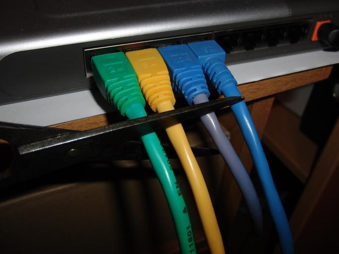 kabely u počítače